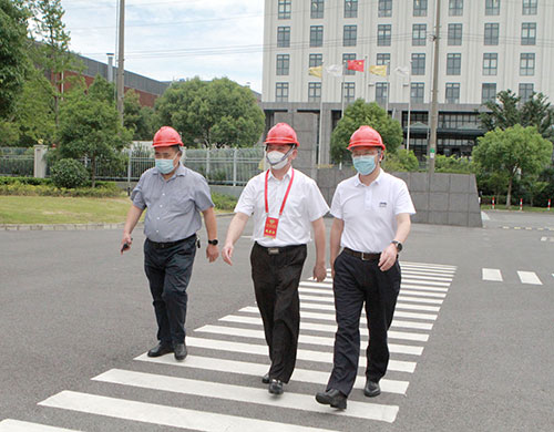 青浦區(qū)政協(xié)副主席顧嘯流一行來(lái)我公司考察指導(dǎo)工作(圖1) 青浦區(qū)政協(xié)副主席顧嘯流一行來(lái)我公司考察指導(dǎo)工作(圖1)