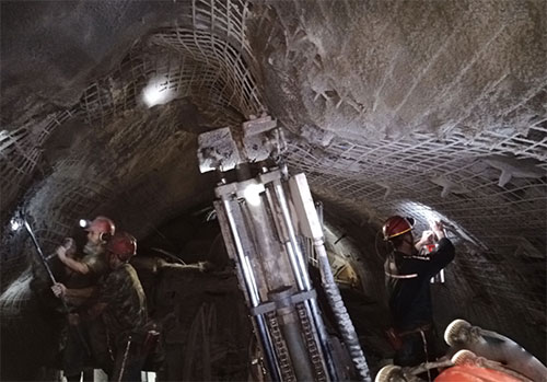 盾構(gòu)機(jī)1-.jpg 盾構(gòu)機(jī)1-.jpg