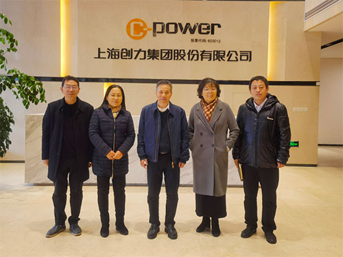 上海市青浦區(qū)總工會主席高健一行來我公司考察指導工作(圖1)