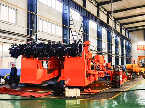 上海創(chuàng)力集團(tuán)下屬大同同力公司圓滿完成久益掘錨機(jī)維修任務(wù)(圖1)