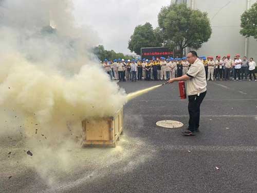 “人人講安全、個(gè)個(gè)會(huì)應(yīng)急”——上海創(chuàng)力集團(tuán)開(kāi)展“安全月”消防演習(xí)活動(dòng)(圖4)